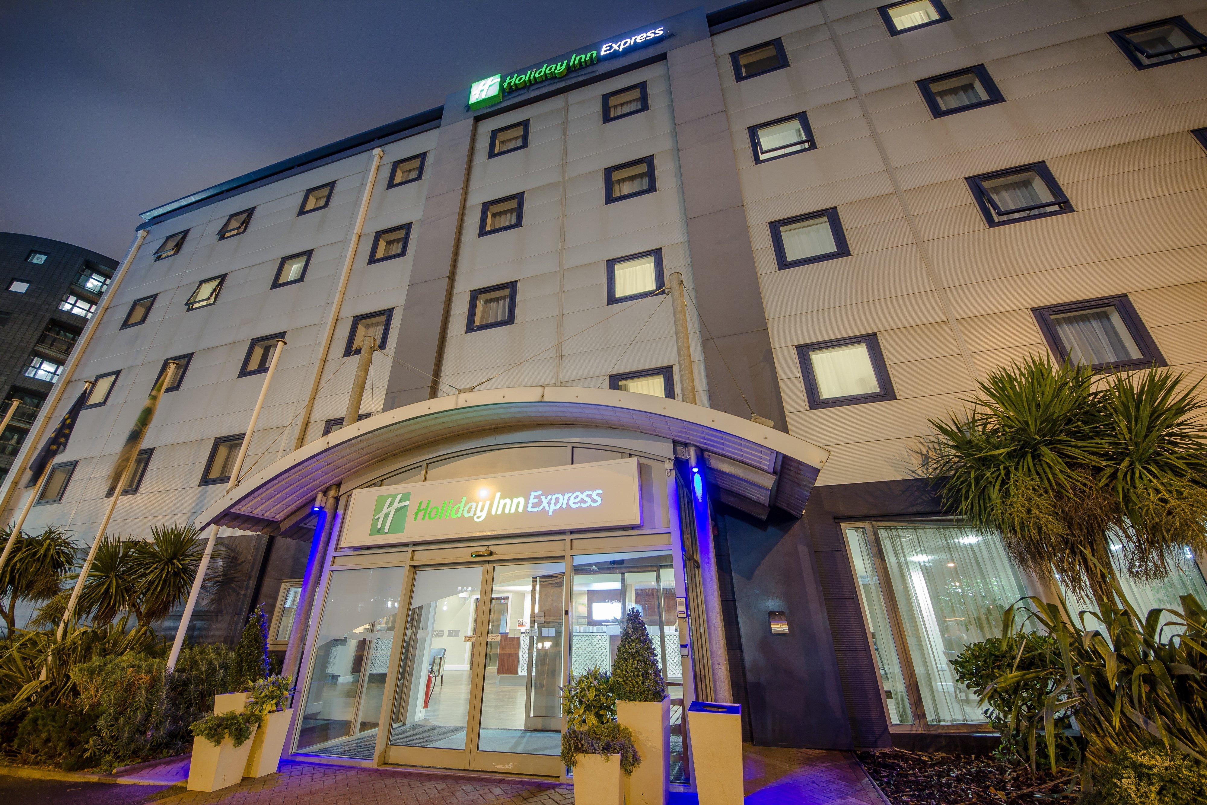 Holiday Inn Express Royal Docks By Ihg Лондон Екстер'єр фото