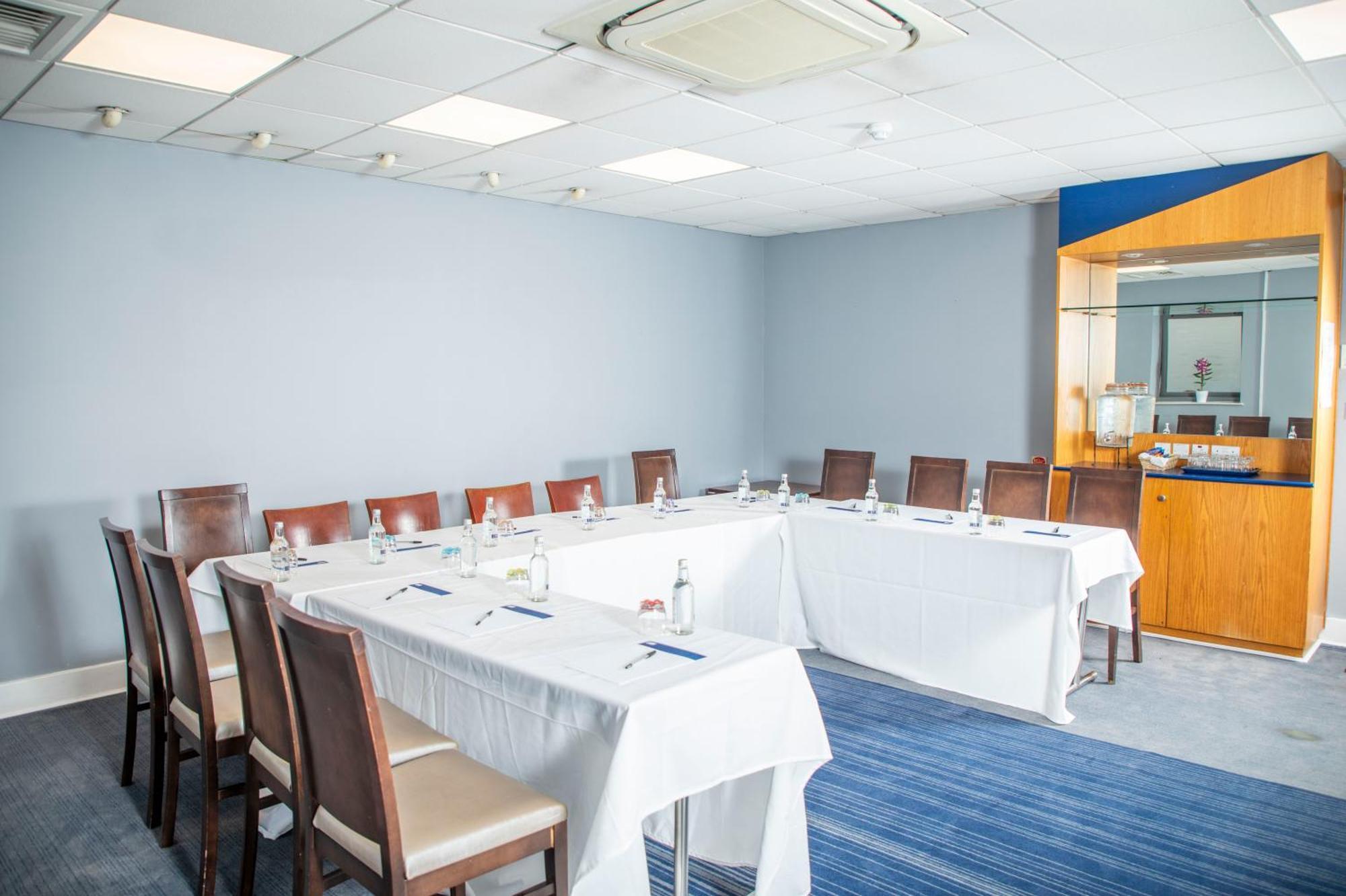 Holiday Inn Express Royal Docks By Ihg Лондон Екстер'єр фото