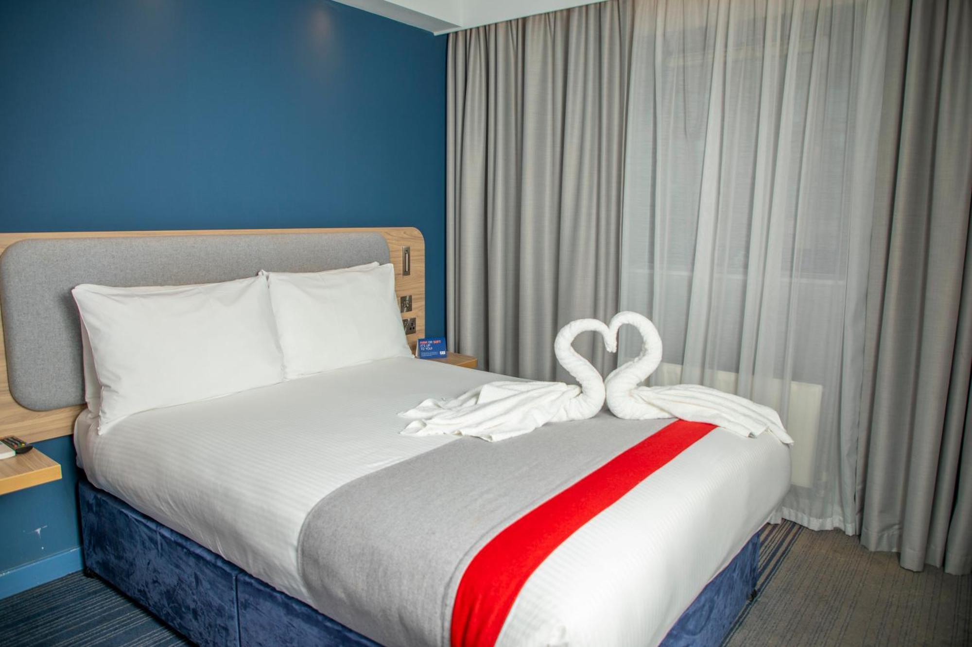 Holiday Inn Express Royal Docks By Ihg Лондон Екстер'єр фото