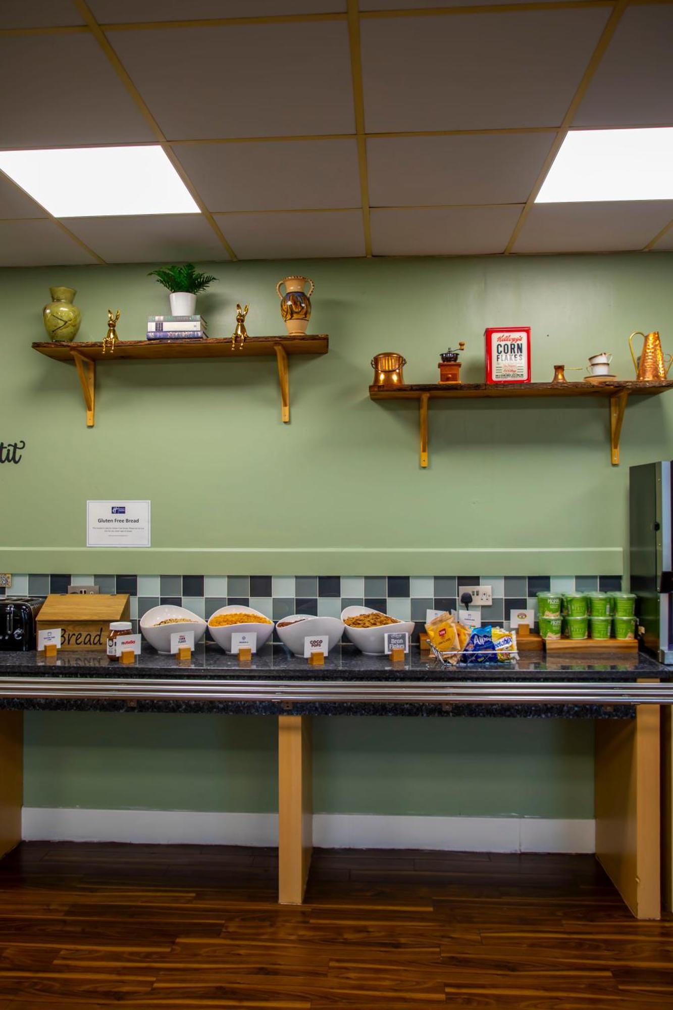 Holiday Inn Express Royal Docks By Ihg Лондон Екстер'єр фото