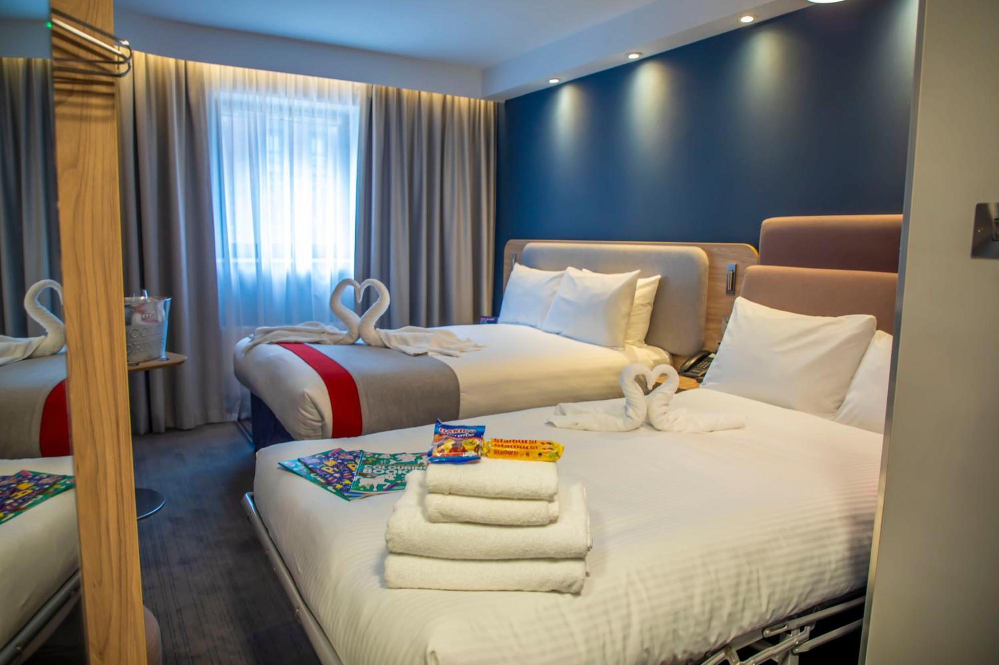 Holiday Inn Express Royal Docks By Ihg Лондон Екстер'єр фото