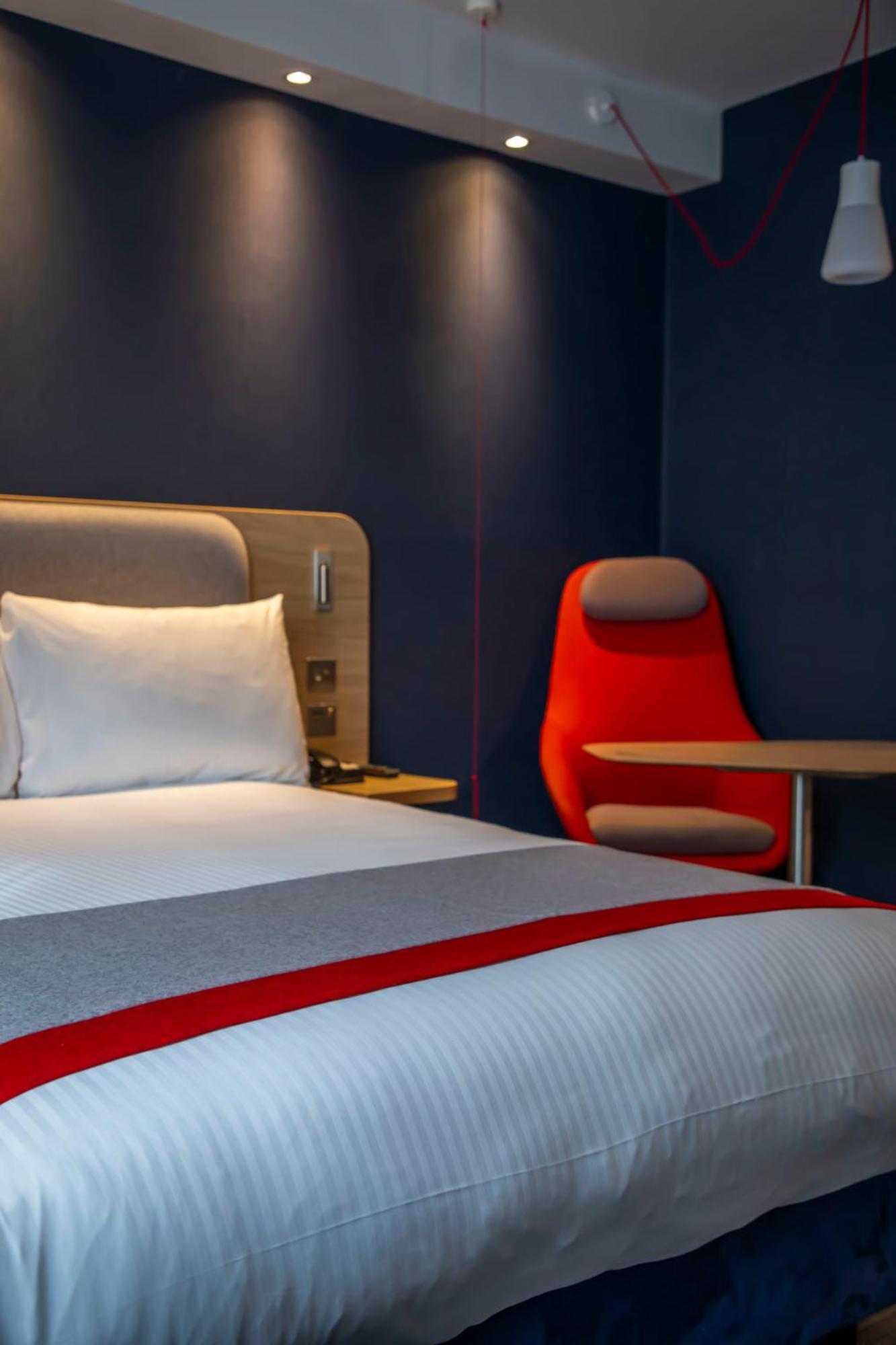 Holiday Inn Express Royal Docks By Ihg Лондон Екстер'єр фото