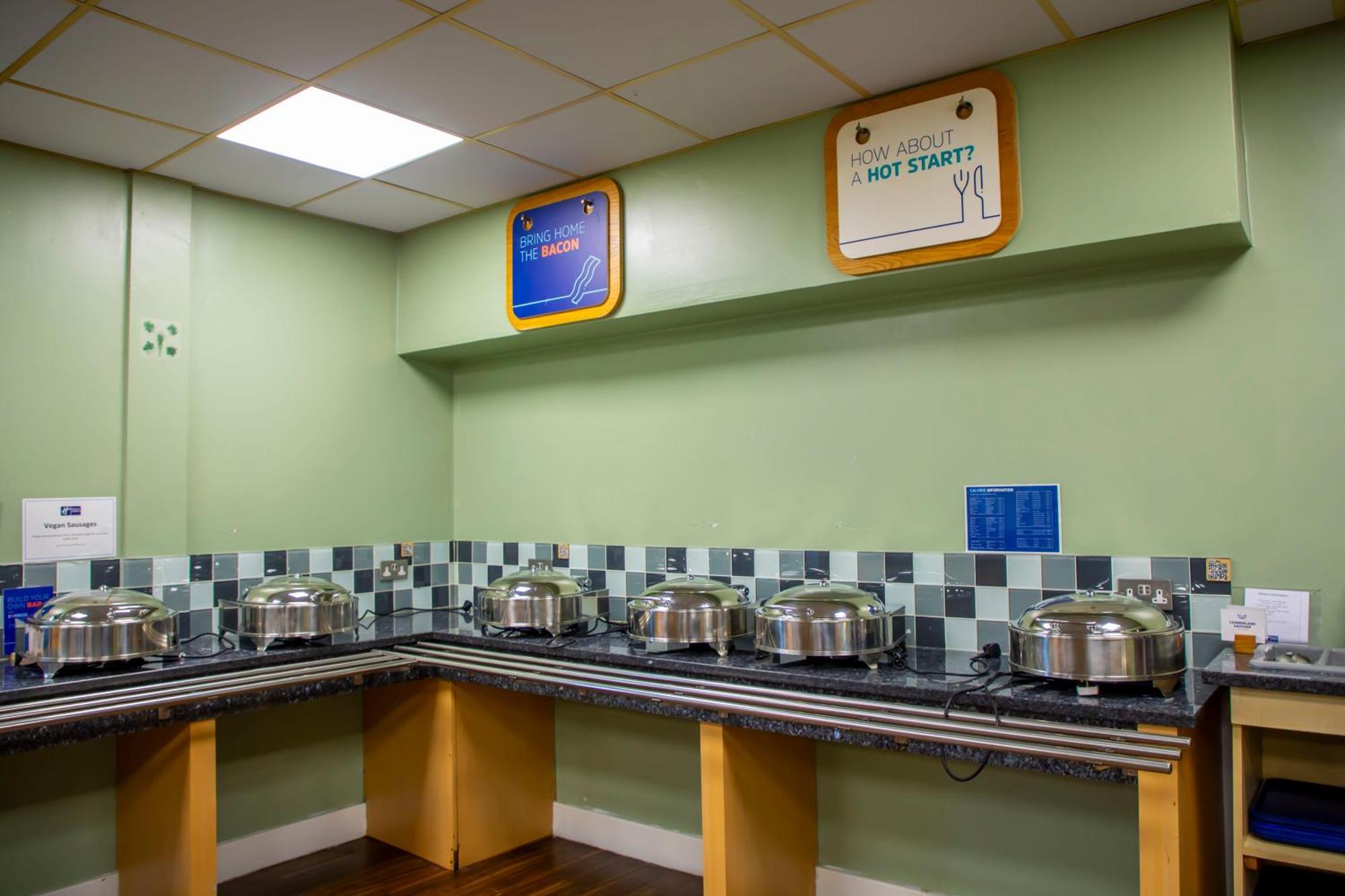 Holiday Inn Express Royal Docks By Ihg Лондон Екстер'єр фото