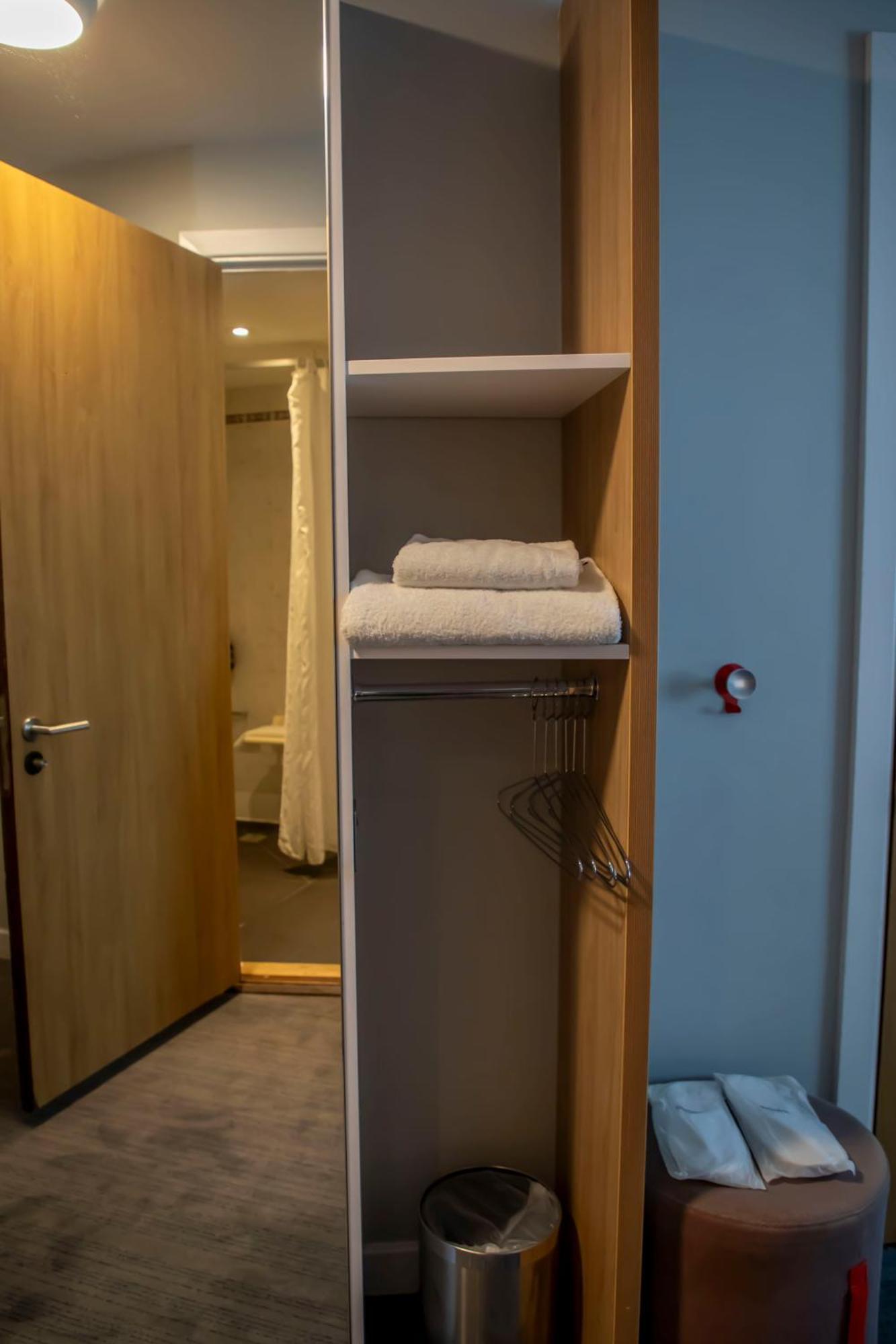 Holiday Inn Express Royal Docks By Ihg Лондон Екстер'єр фото
