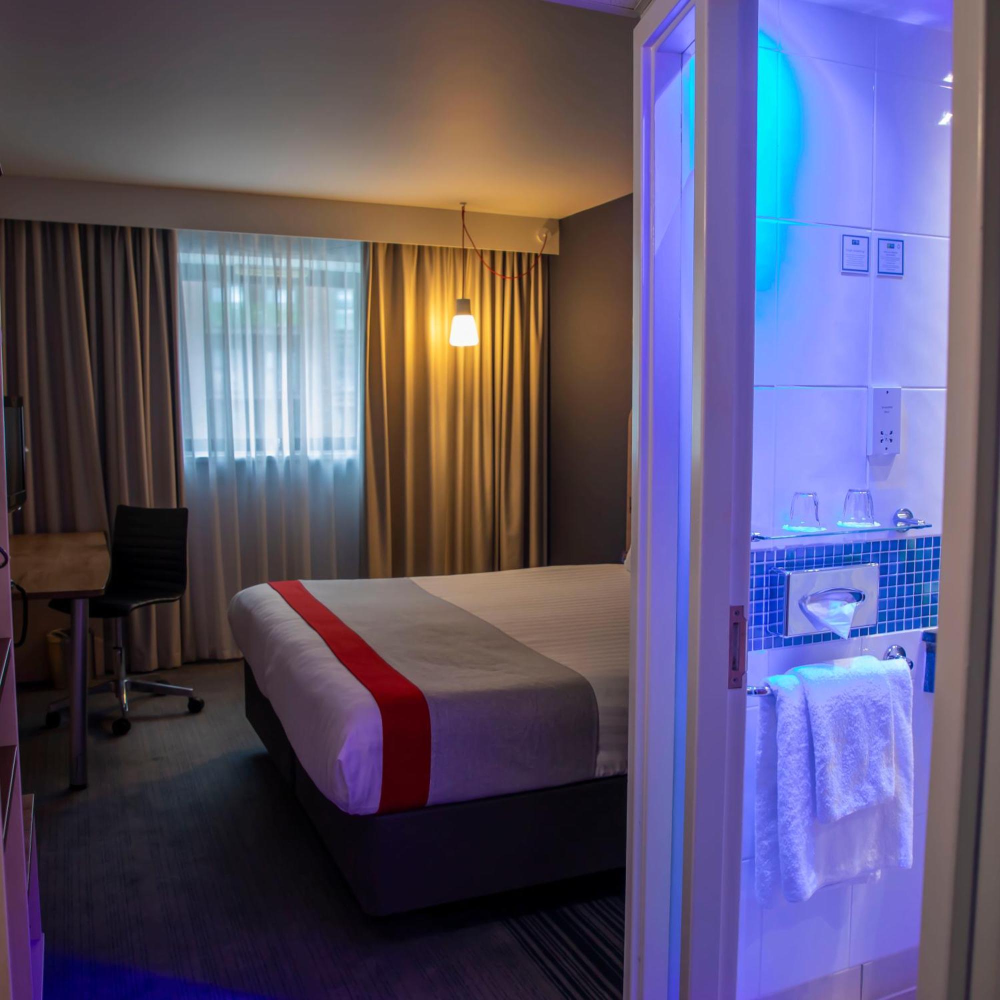Holiday Inn Express Royal Docks By Ihg Лондон Екстер'єр фото
